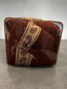chic Rust Red Comforter Set with Cream Paisley Trim
